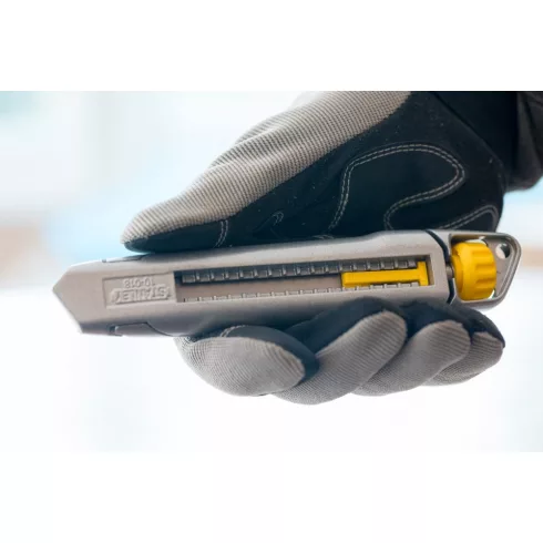 STANLEY Interlock fémházas tördelhető pengés kés 18mm                                                 0-10-018