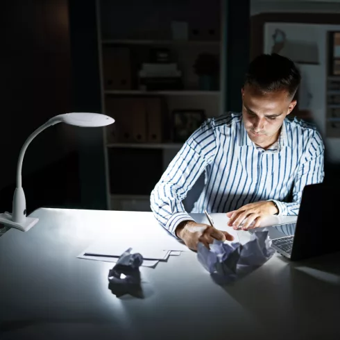 Asztali LED lámpa - nagyítóval - csipeszes - fehér                                                    BX10800