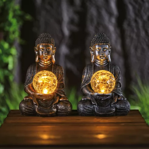 Szolár Buddha - 1 melegfehér LED - műgyanta - 17 x 15 x 26 cm - 2 féle                                BX11268