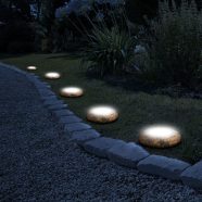   LED-es leszúrható szolár lámpa - köves - melegfehér - 12 x 12 x 2,5 (+11) cm                          BX11440E