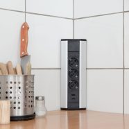   Sarokelosztó 3 x 250V, 16A 2 x USB, 2,1A alumínium ház                                                BX20483