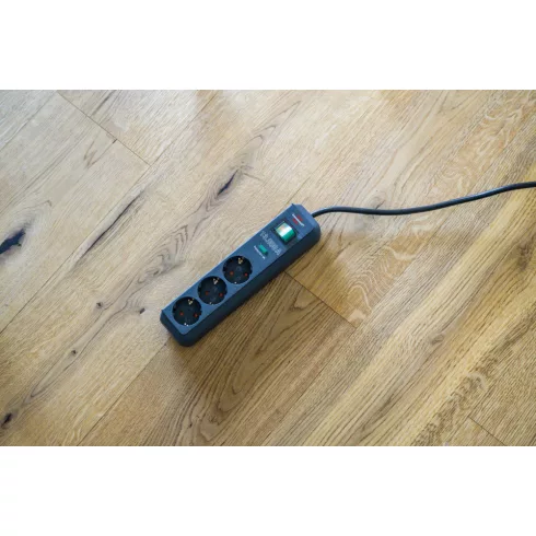 Eco-Line elosztó, 3 aljzat, 13.500A túlfeszültség védelemmel, kapcsolóval, 1,5m H05VV-F 3G1.5, feket  E1158820315