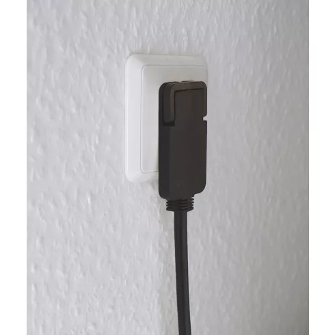 Hosszabbító, 3m fekete H05VV-F3G1,5, IP20, derékszögű lapos dugóval                                   E1168980030