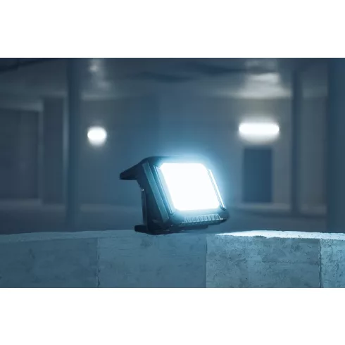 Hibrid LED reflektor, IP55, 12500lm, adapter táskával, Multi Battery 10050 MH                         E1173700001