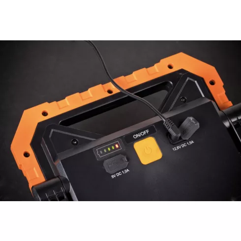 professionalLINE Akkumulátoros LED építési reflektor X 4000 MA 3800lm, IP55                           E9171320401