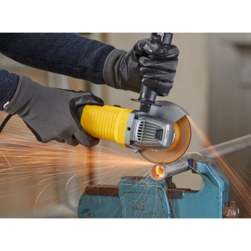 STANLEY FATMAX sarokcsiszoló 850W 125mm kofferben, csiszolókoronggal                                  FMEG220KA-QS