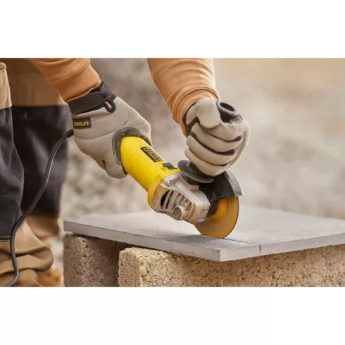 STANLEY FATMAX 600W 115mm sarokcsiszoló (null feszültség kioldó)                                      FMEG615-QS