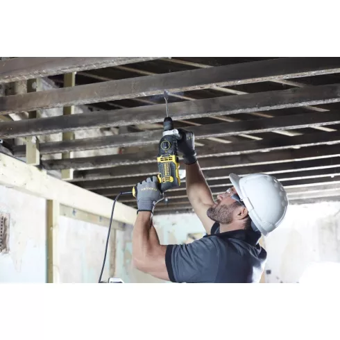 STANLEY FATMAX 850W kétsebességes ütvefúró kofferben                                                  FMEH850K-QS