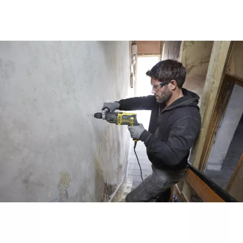 STANLEY FATMAX 850W kétsebességes ütvefúró kofferben                                                  FMEH850K-QS