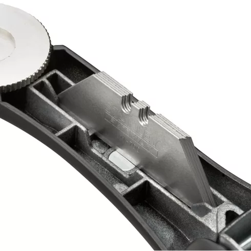 STANLEY FATMAX trapéz/körpengés kés, pengetárolóval, tokkal, fekete                                   FMHT10500-0