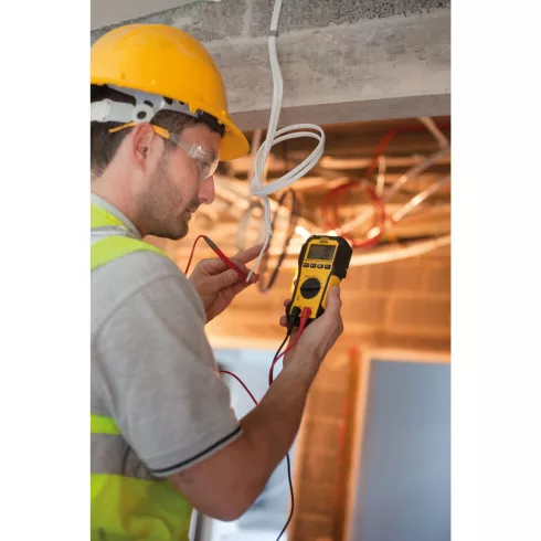 STANLEY FATMAX Smart digitális multiméter                                                             FMHT82563-0