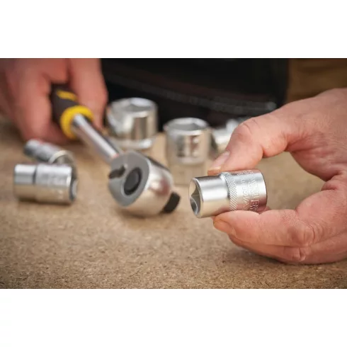 STANLEY 1/2' drive 6p dugókulcs 18 mm                                                                 FMMT17237-0