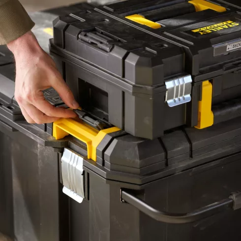 STANLEY FATMAX Pro-Stack kerekes szerszámláda, 113 literes                                            FMST17870-1
