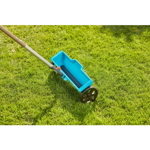 GARDENA combisystem szórókocsi, 100m2 kapacitás, 0,4m szélesség, 3l tartály                           GE0420-20