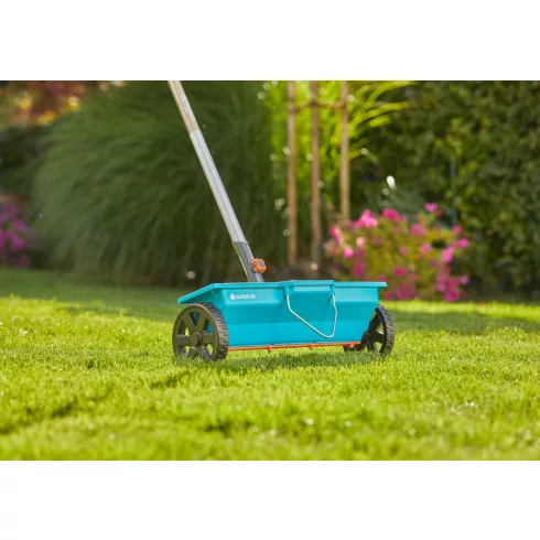GARDENA combisystem szórókocsi, 100m2 kapacitás, 0,4m szélesség, 3l tartály                           GE0420-20