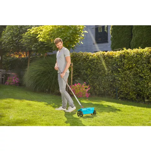 GARDENA combisystem szórókocsi, 100m2 kapacitás, 0,4m szélesség, 3l tartály                           GE0420-20