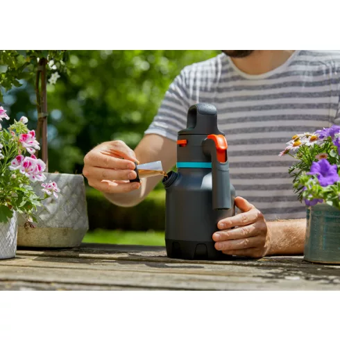 GARDENA Nyomáspermetező display(24db), 1,25L tartály, 3bar nyomás, biztonsági szeleppel, 360°funkció  GE11120-90