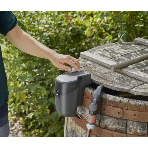 GARDENA Akkumulátoros hordóürítő szivattyú 2000/2 18V P4A akkumulátor nélkül                          GE14602-55