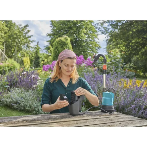 GARDENA Akkumulátoros hordóürítő szivattyú 2000/2 18V P4A akkumulátor nélkül                          GE14602-55