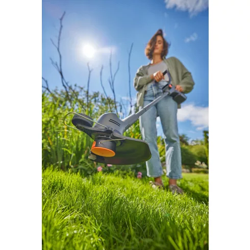 GARDENA EasyTrim 25 fűszegélynyíró, 18V P4A akkumulátorral(2,0Ah), vágási szél.25cm, szegélykerékkel  GE14704-20