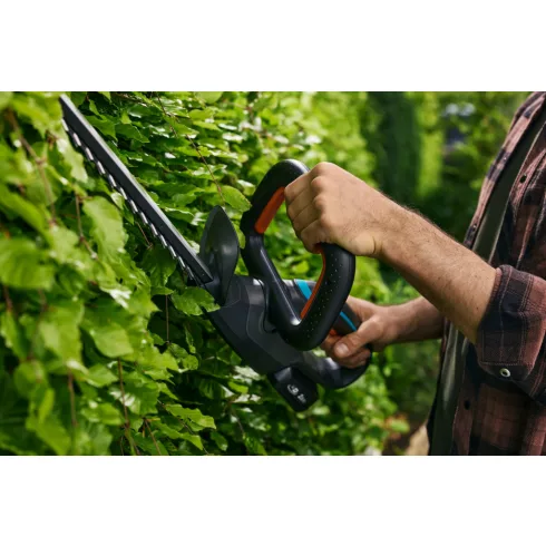 EasyCut sövénynyíró 45, 18V P4A akkumulátorral, kés hossza 45cm, késnyílás 15mm, max.60perc/140m2     GE14734-20
