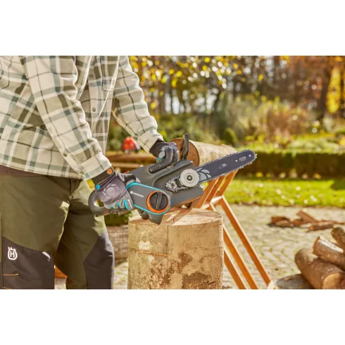 GARDENA PowerSaw 250 akkumulátoros láncfűrész, 18V akkumulátor nélkül, vezetőlemez 250mm, 90PX, 8m/s  GE14790-55