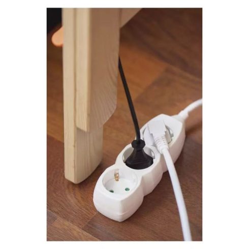 Elosztó (hosszabbító) 1,5m 3 aljzat schuko 1mm                                                        P0321