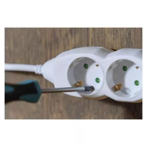 Elosztó (hosszabbító) 2m 6 aljzat schuko 1mm                                                          P0622