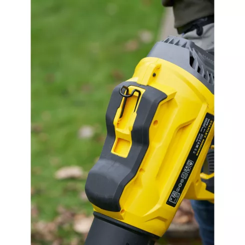 STANLEY FATMAX 18 Volt-os V20 akkumulátoros kerti lombfúvó, akku nélkül, kefe nélküli                 SFMCBL7B-XJ