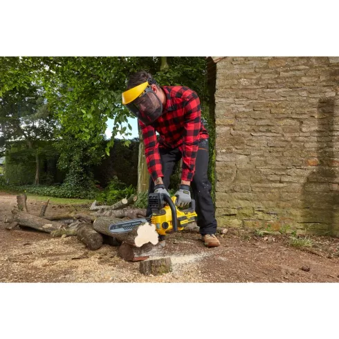 STANLEY FATMAX V20 akkumulátoros láncfűrész, 30 cm                                                    SFMCCS630M1-Q