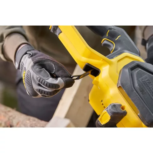 18V STANLEY FATMAX V20 szénkefe nélküli láncfűrész 12''/30 cm, akku nélkül                            SFMCCS730B-XJ