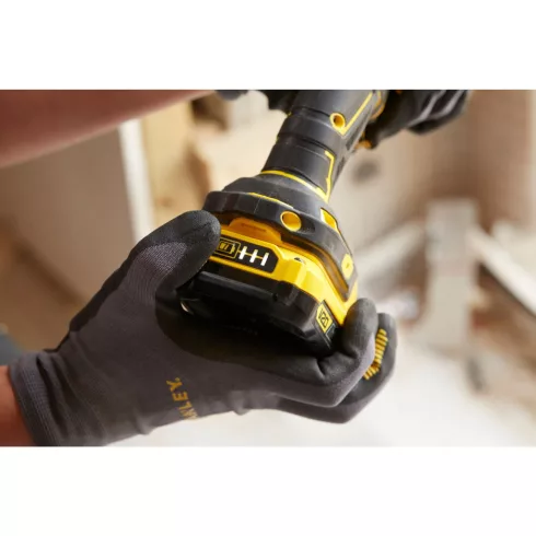 STANLEY FATMAX 18 Volt-os V20 akkumulátoros fúrócsavarozó 100 darabos tartozék készlettel             SFMCD700D2A-Q