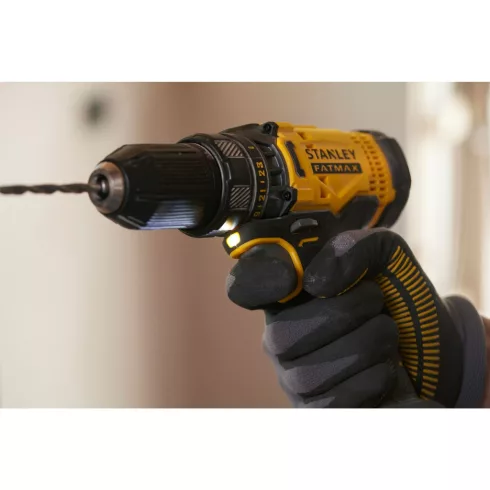 STANLEY FATMAX 18 Volt-os V20 akkumulátoros fúrócsavarozó 100 darabos tartozék készlettel             SFMCD700D2A-Q