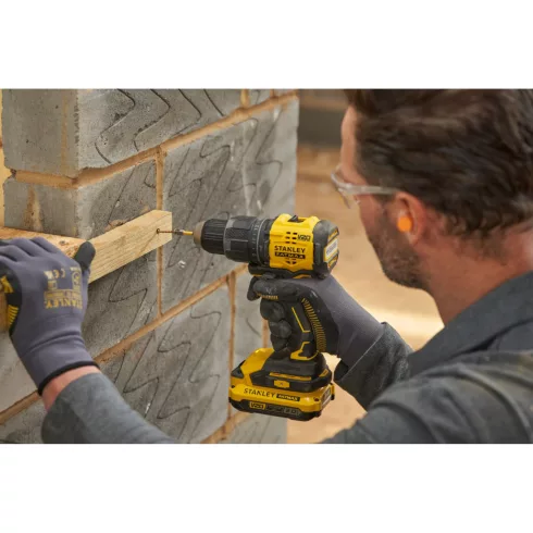 STANLEY FATMAX V20 kefementes ütvefúró-csavarozó,2x2Ah akkuval,töltővel,100db-os készlettel,hordtásk  SFMCD716D2A-Q