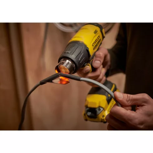 STANLEY FATMAX V20 Hőlégfúvó - akkumulátor és töltő nélkül                                            SFMCE530B-XJ
