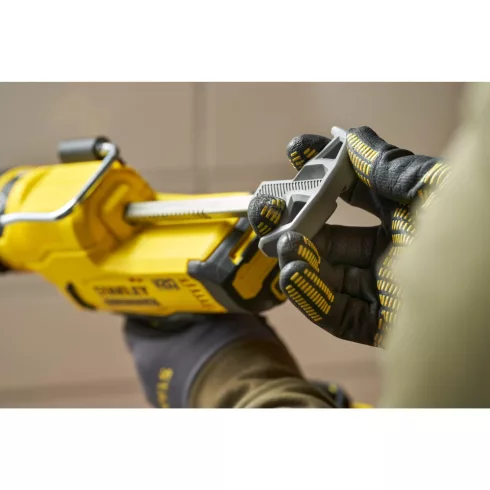 STANLEY FATMAX 18 Volt-os V20 akkumulátoros kinyomó pisztoly, akku nélkül                             SFMCE600B-XJ