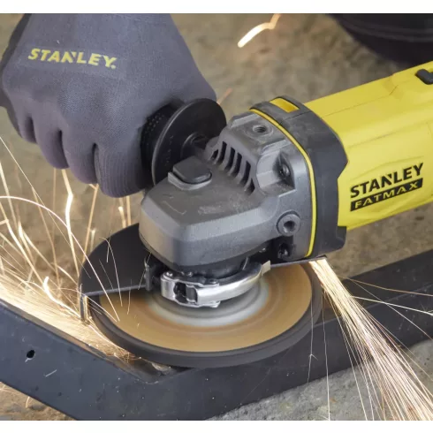 STANLEY FATMAX 18 Volt-os V20 akkumulátoros sarokcsiszoló, 125 mm                                     SFMCG400B-XJ