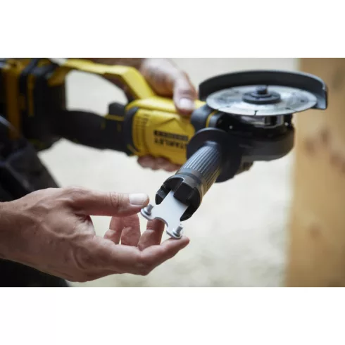 STANLEY FATMAX 18 Volt-os V20 akkumulátoros sarokcsiszoló, 125 mm                                     SFMCG400M2K-Q