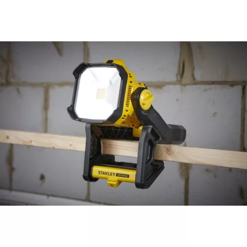 STANLEY FATMAX 18 Volt-os V20 nagy teljesítményű LED építési spot lámpa                               SFMCL030B-XJ