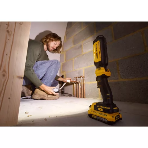 STANLEY FATMAX V20 Kézi LEDlámpa - akkumulátor és töltő nélkül                                        SFMCL050B-XJ