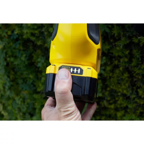 STANLEY FATMAX V20 akkumulátoros magassági sövényvágó, akku nélkül                                    SFMCPH845B-XJ