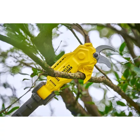 STANLEY FATMAX V20 magassági metszőolló, akkumulátor nélkül, max.2,4m hossz, max.32mm ágvastagság     SFMCPP632B-XJ