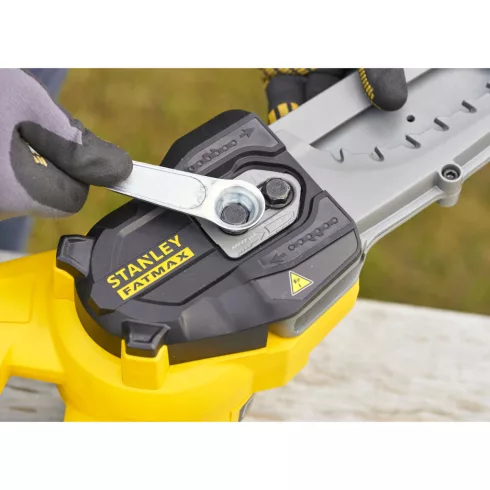 STANLEY FATMAX V20 aligátor ágvágó fűrész, 4Ah akkuval,töltővel, 15cm vezetőlemez, max.10cm ágvastag  SFMCPS515M1-Q