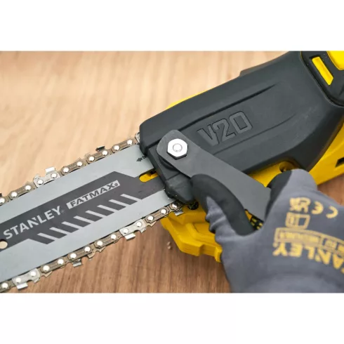 STANLEY FATMAX V20 magassági ágvágó, akkumulátor nélkül, max.3m hossz, max.15cm ágvastagság           SFMCPS720B-XJ