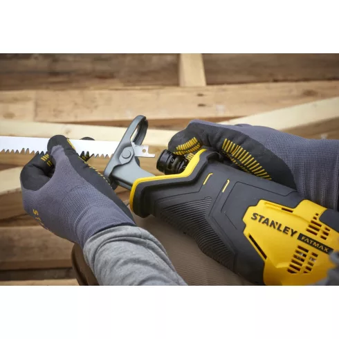 STANLEY FATMAX 18 Volt-os V20 akkumulátoros orrfűrész                                                 SFMCS300B-XJ