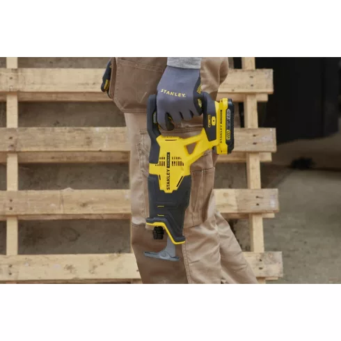 STANLEY FATMAX 18 Volt-os V20 akkumulátoros orrfűrész                                                 SFMCS300B-XJ