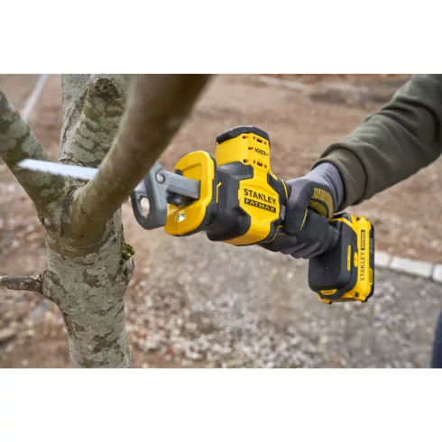 STANLEY FATMAX 18 Volt-os V20 akkumulátoros kompakt kardfűrész, akku nélkül, kefe nélküli             SFMCS305B-XJ