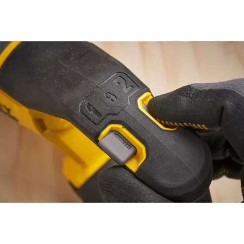 STANLEY FATMAX V20 orrfűrész, kefementes, 2300/3200 ford/perc, LED fény, akkumulátor és töltő nélkül  SFMCS311B-XJ