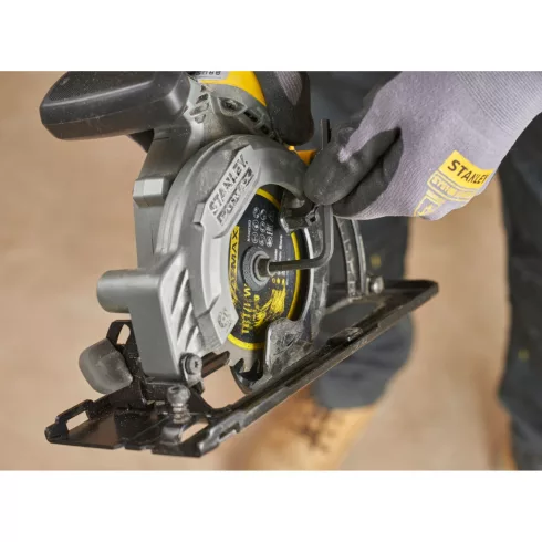 STANLEY FATMAX V20 kefementes körfűrész, 115mm, akku nélkül, 4500 ford./perc,38mm vágás,láb 45-fokba  SFMCS515B-XJ
