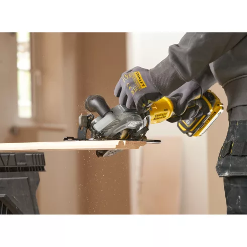 STANLEY FATMAX V20 kefementes körfűrész, 115mm, akku nélkül, 4500 ford./perc,38mm vágás,láb 45-fokba  SFMCS515B-XJ